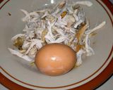 Foto langkah ke 1 dari resep Nasi goreng ayam suwir.