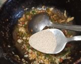A picture of step 3 of Singaporean rice.