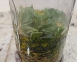 Foto del paso 2 de la receta: Pesto de pipas de calabaza