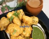 A picture of step 5 of Cauliflower Pakodas/Gobhi ke Pakore.