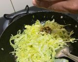 A picture of step 4 of Cabbage with Chinese touch.