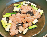 Foto del paso 4 de la receta: Huevos revueltos con Ajetes y Pollo