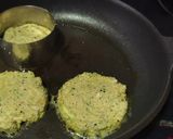 Foto del paso 5 de la receta: Hamburguesas de pollo y calabacín
