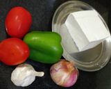 शिमला मिर्च फ्लेवर पनीर की सूखी सब्जी (Shimla Mirch Flavour Paneer Ki Sukhi Sabji) रेसिपी चरण 1 फोटो