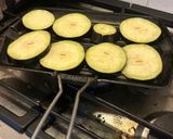 Foto del passaggio 1 della ricetta Sugo di Melanzane alla Parmigiana