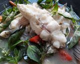 Foto langkah ke 4 dari resep Sop Ikan Gurame Kemangi.