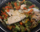 Foto del paso 5 de la receta: Verduras salteadas, salmón y arroz trufado