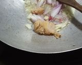 Foto langkah ke 2 dari resep Tumis udang pare.