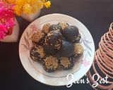 A picture of step 4 of Black Sesame Laddoos.