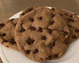 Une image de l'étape 5 de Cookie au chocolat outrageous De Martha Stewart.