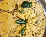 A picture of step 8 of Gujarati khaman dhokla.