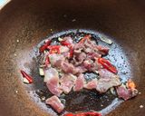 รูปขั้นตอนการทำที่ 1 ของ หมูผัดบรอกโคลีน้ำมันหอย