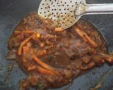 A picture of step 4 of Spicy maggi.