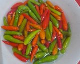 Foto langkah ke 1 dari resep Acar Cabe Rawit by Jesslyn Orlane.