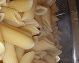 صورة لخطوة 1 من وصفة معكرونه وايت صوص بالفراخ 😋👍🏻