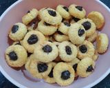Foto langkah ke 4 dari resep 1 Adonan Kue Kering untuk Aneka Variasi.