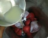 A picture of step 3 of Strawberry Margarita.