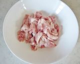 A picture of step 1 of Cold Shabu-Shabu Style Salad with Pork, Garlic Chives, and Bean Sprouts.