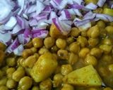 A picture of step 4 of Unique chana chaat.