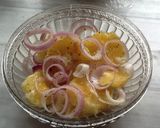 Foto del paso 3 de la receta: Ensalada de naranja y cebolla