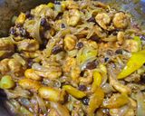 صورة لخطوة 4 من وصفة أرز أسود بري مع الروبيان