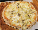 Foto del paso 4 de la receta: Pizza 4 Quesos blanca