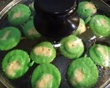 Foto langkah ke 5 dari resep Kue cubit santan keju.