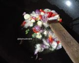 Foto langkah ke 3 dari resep Sayur Bening Wortel, Kol, dan Kisik.