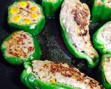 A picture of step 7 of Kid-Friendly Sliced Bell Pepper Meat Stuffing.