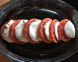 Foto del paso 2 de la receta: Tomates con mozzarella y salmón al horno