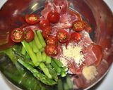 A picture of step 4 of Prosciutto and Asparagus Salad with Bouillon Jelly.