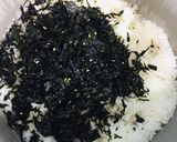 Hình bước làm 2 của món Nấu ăn cùng con: Cơm trộn chà bông rong biển