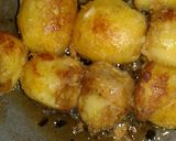 A picture of step 7 of Besan stuffed potatoes.