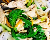 Hình bước làm 2 của món Nui Xào Gà