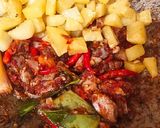 Foto langkah ke 6 dari resep Sambal Goreng Kentang Ati.