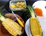 Hình bước làm 1 của món Cơm chiên hải sản trái thơm
