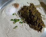 A picture of step 1 of Saag wali bajre ki roti.