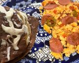 Foto del paso 1 de la receta: Huevos a la mexicana con salchicha y dobladita de frijol