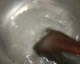 A picture of step 2 of Karachi Halwa.