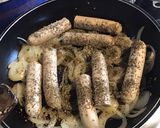Une image de l'étape 4 de Saucisses alsaciennes fumées aux poivrons jaunes et oignon.