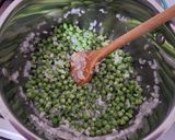 Zöldborsófőzelék, 🫛 sült csirkecombbal🧅🥓🍗🧄 recept fázis 1 fotója