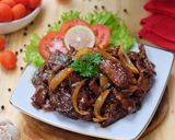 Foto langkah ke 4 dari resep Tumis daging bawang bombay.