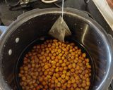 A picture of step 1 of Kadala Curry (Black Chana).