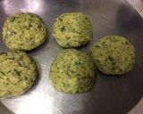 A picture of step 4 of Hara Bhara veg kabab (tuver, peas & spinach).