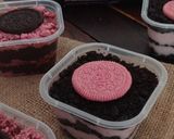 Foto langkah ke 5 dari resep Dessert Box Black Pink Oreo.