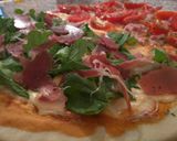 Foto del paso 7 de la receta: Pizza de Rúcula y Tomatitos Cherry