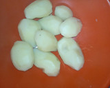 A picture of step 1 of Potato curl roll.