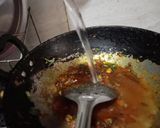 A picture of step 3 of Mayo Aata noodles.