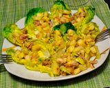 Foto del paso 3 de la receta Cogollos de lechuga con ensalada de aguacate y piña fresca