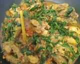 Foto langkah ke 5 dari resep Ayam Masak Kemangi (Woku).